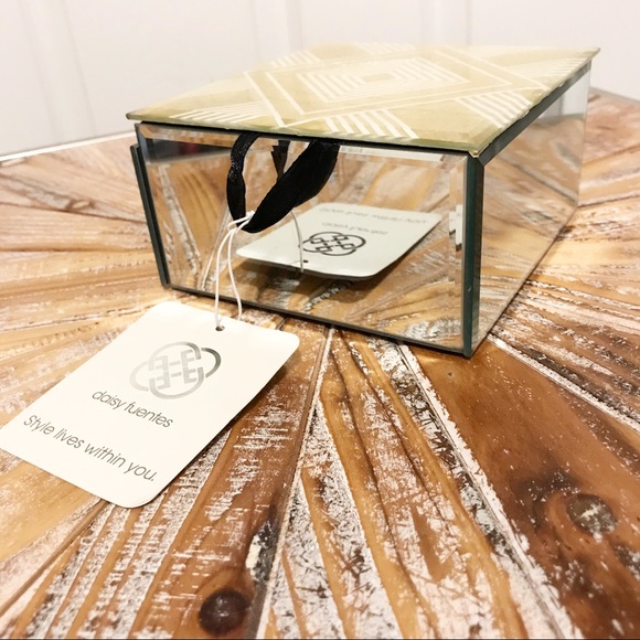 NWT Daisy Fuentes Mirrored Jewelry Box - Picture 3 of 6